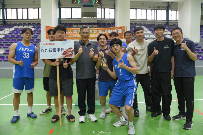 挑戰組季軍-八九石雲未到