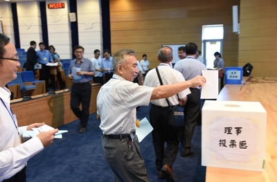 第六屆會員代表出席投下理監事神聖的 票